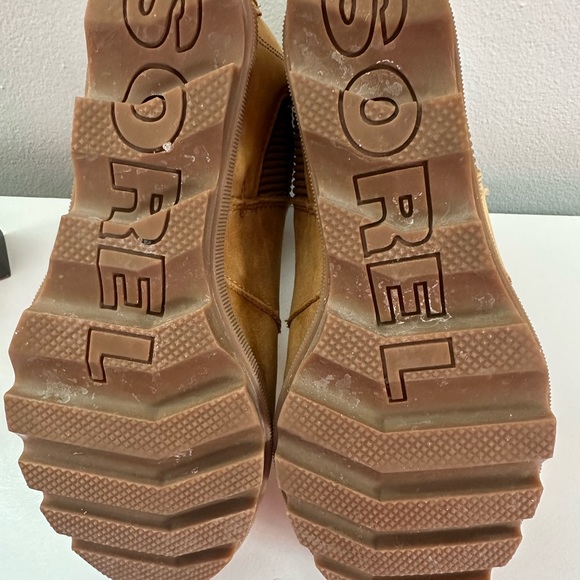 Sorel Boots - Picture 6 of 6